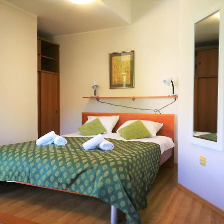 Apartments Bilic With Garden & Swimming Pool - 50M From The Beach Пиешчана Увала Екстериор снимка