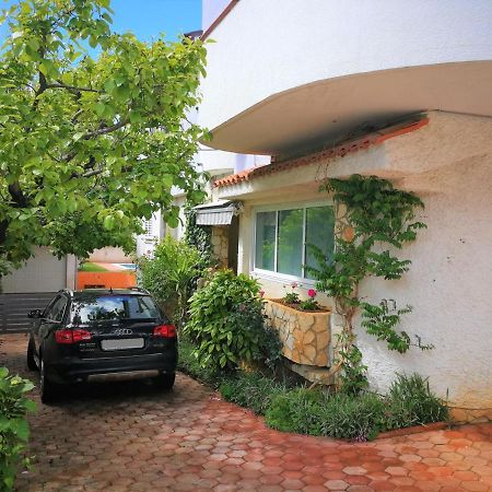 Apartments Bilic With Garden & Swimming Pool - 50M From The Beach Пиешчана Увала Екстериор снимка