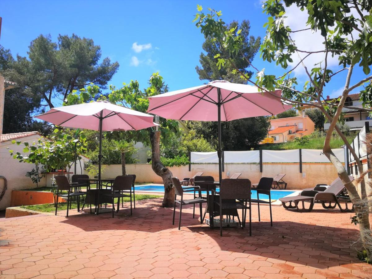 Apartments Bilic With Garden & Swimming Pool - 50M From The Beach Пиешчана Увала Екстериор снимка