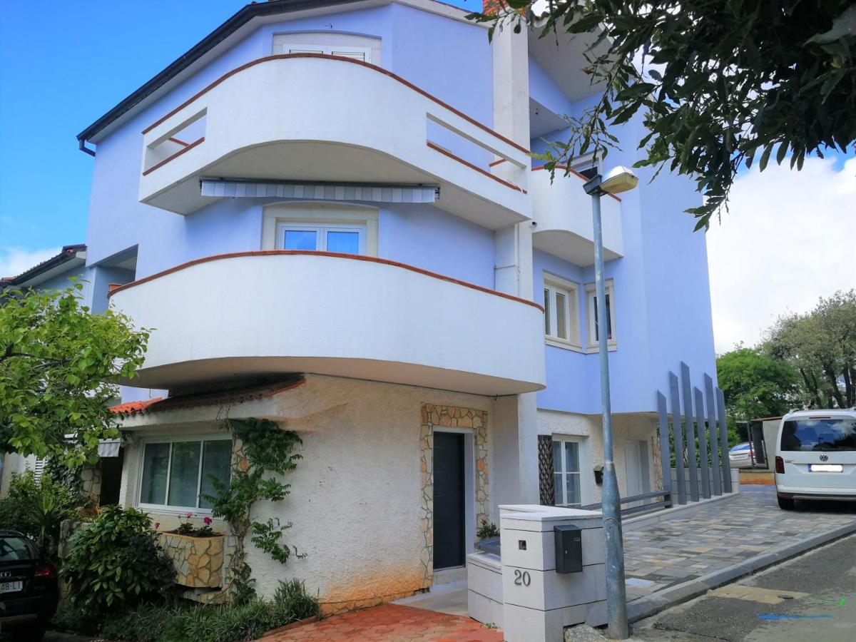 Apartments Bilic With Garden & Swimming Pool - 50M From The Beach Пиешчана Увала Екстериор снимка
