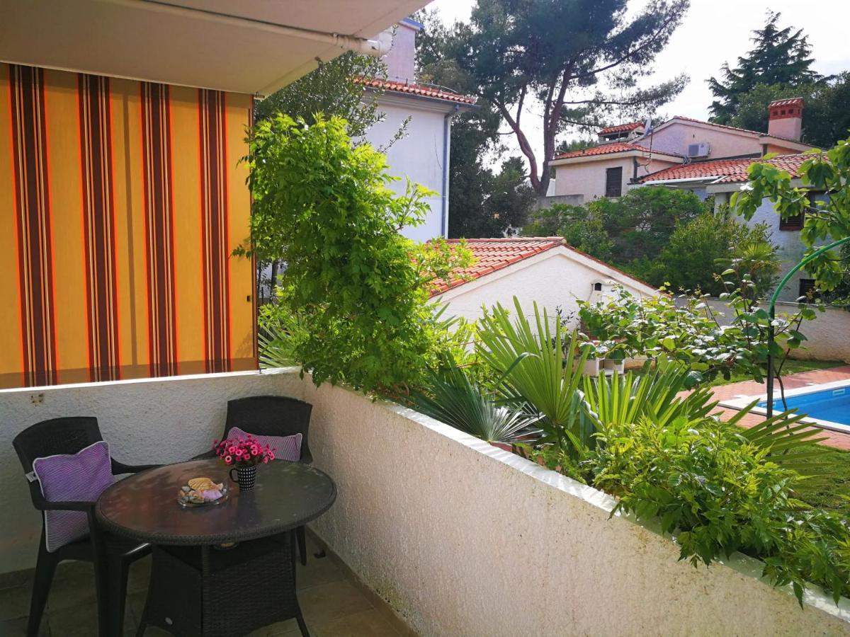 Apartments Bilic With Garden & Swimming Pool - 50M From The Beach Пиешчана Увала Екстериор снимка