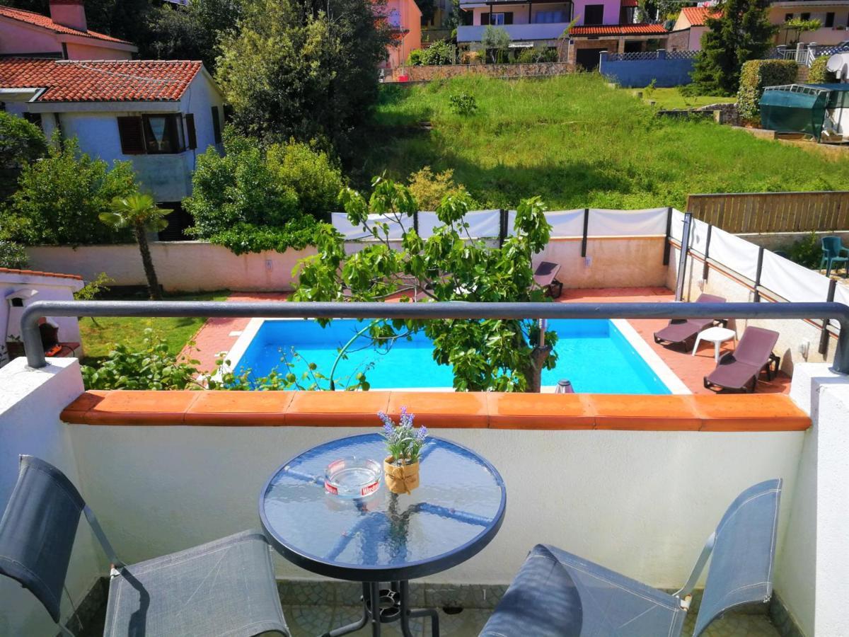Apartments Bilic With Garden & Swimming Pool - 50M From The Beach Пиешчана Увала Екстериор снимка
